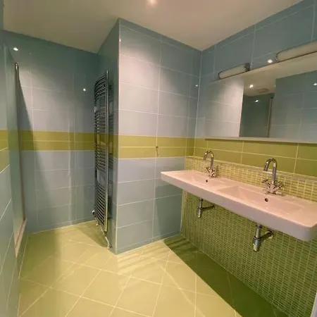 Tussen Tulp & Zee 公寓